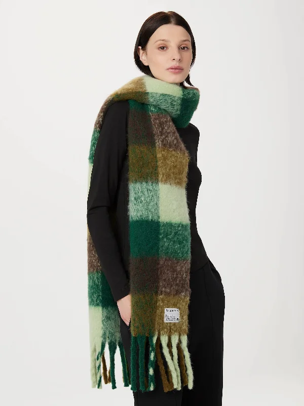 Women's Estonian Wool SweatersThe Check Fuzzy Scarf in Bottle Green