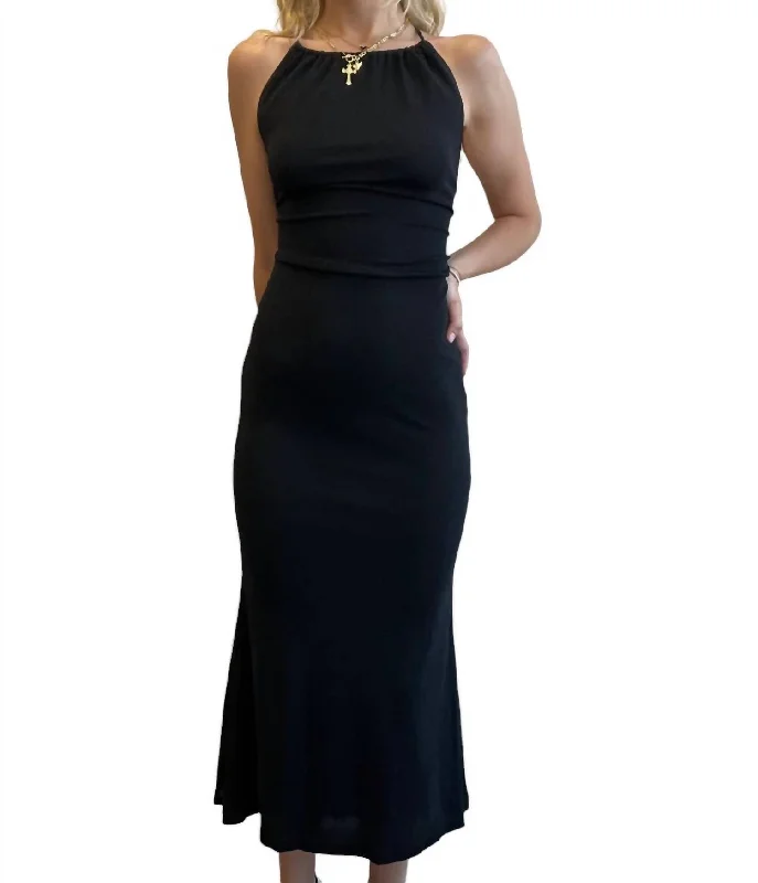 Women's Boat-Back DressesLong Dress With Open Back In Black