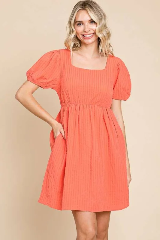 Women's Pleated DressesTextured Square Neck Short Sleeve Dress